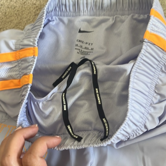 Nike running shorts - Picture 4 of 4